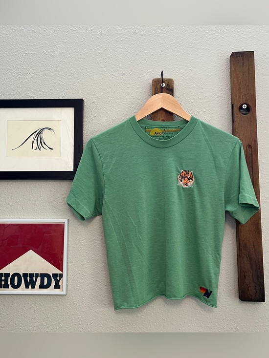 Aviator Nation Tops - Aviator Nation Short Sleeve Crew Boyfriend Tee Tiger Patch Kelly Green Small